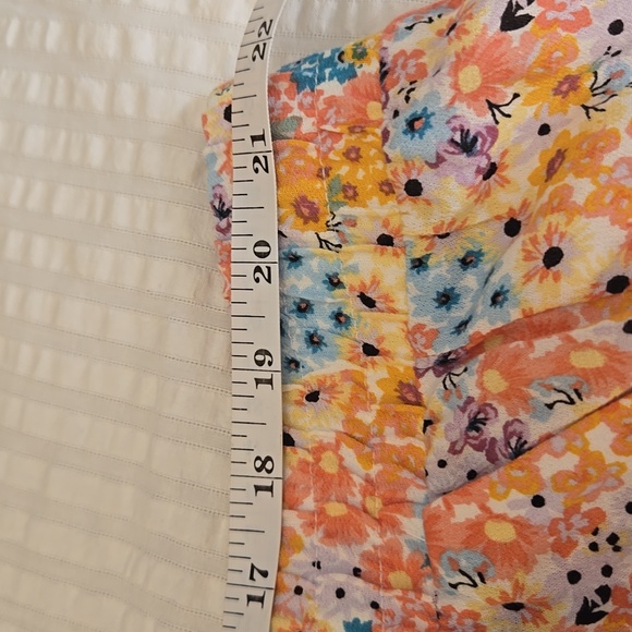 NWT Torrid Flowy Floral Lightweight Ruffled Shorts - Picture 10 of 11